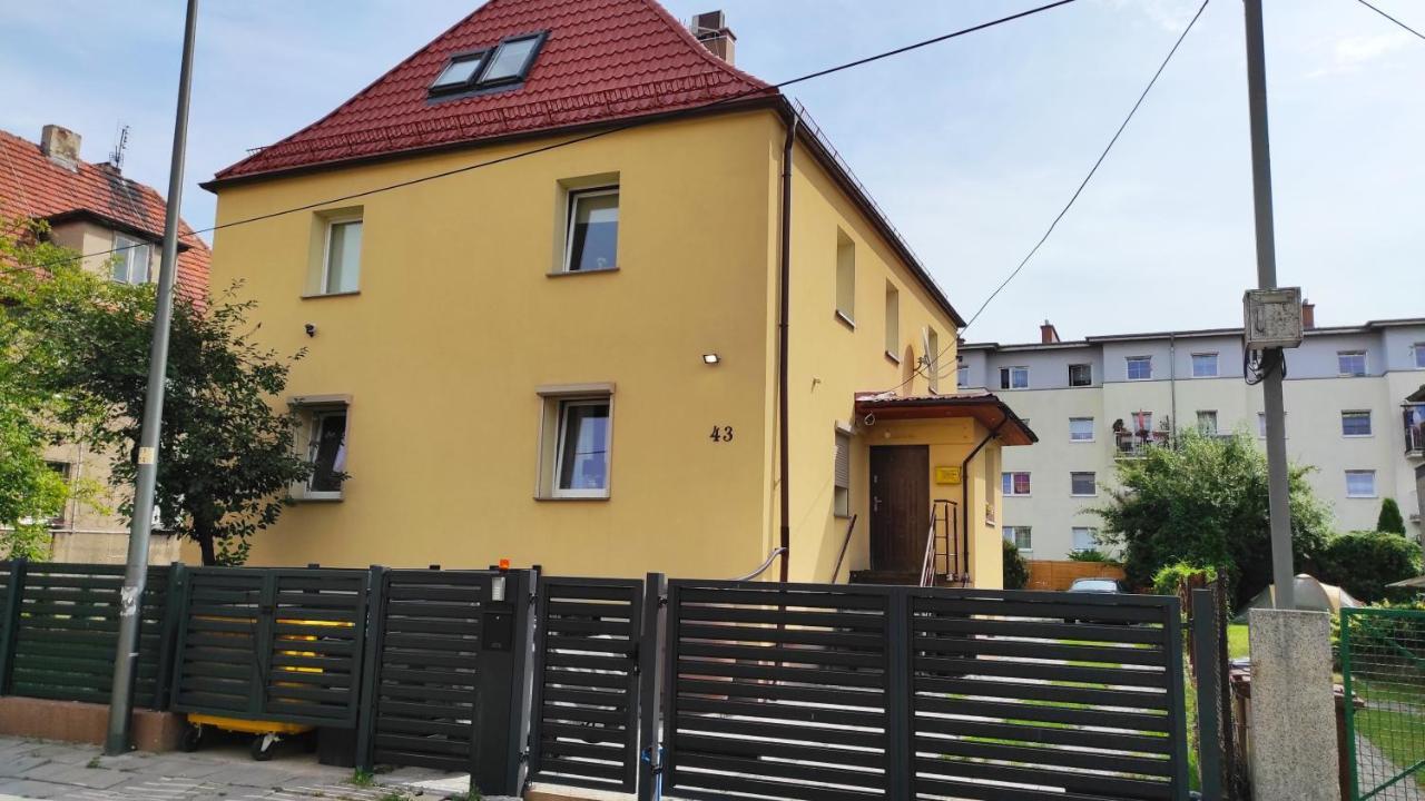 Apartament Przy Wroclawskim Stadionie Екстериор снимка